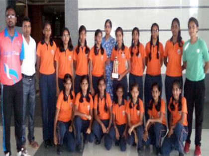 Selection for girls' team cricket | मुलींच्या संघाची क्रिकेट स्पर्धेसाठी निवड