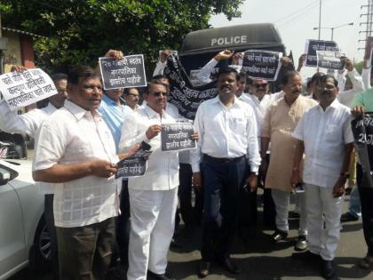 27 Gao Sangham Samiti's office bearers surrounded the municipal commissioner Govind Bodke | 27 गाव संघर्ष समितीचा कल्याण डोंबिवली महापालिका आयुक्त गोविंद बोडके यांना घेराव