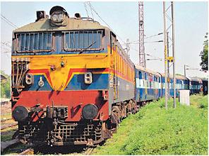 Criminal survey of railway station | रेल्वे स्थानकाची आकस्मिक पाहणी Criminal survey of railway station | रेल्वे स्थानकाची आकस्मिक पाहणी