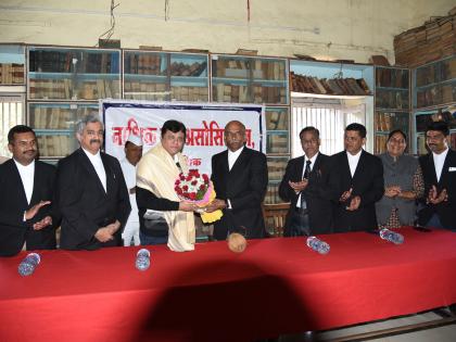 Chief District Judge Shinde felicitated by Nashik Bar Association | प्रधान जिल्हा न्यायाधीश शिंदे यांचा नाशिक बार असोसिएशनतर्फे सत्कार