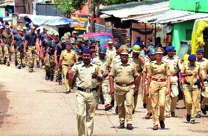 Police power demonstration | पोलिसांचे शक्तिप्रदर्शन