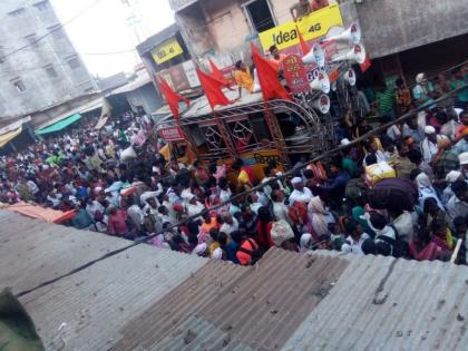 Fadkal Keerti Flag with the presence of millions of devotees on Saptashringagad | सप्तशृंगगडावर लाखोंच्या भाविकांच्या साक्षीने फडकला कीर्ती ध्वज