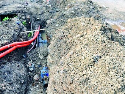 Roads dug for Bembala, who will explain? | बेंबळासाठी रस्ते खोदले, बुजविणार कोण?