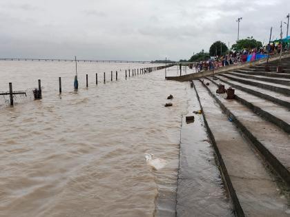 heavy raining all night, Gadchiroli lost contact with Nagpur, Chandrapur | रात्रभर धो- धो, गडचिरोलीचा नागपूर, चंद्रपूरशी संपर्क तुटला