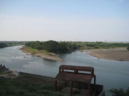 The gates of the dam on the river Man were stolen; Four doors out of 102 seized | माण नदीवरील बंधाऱ्याचे दरवाजे चोरीला; १०२ पैकी चार दरवाजे केले जप्त