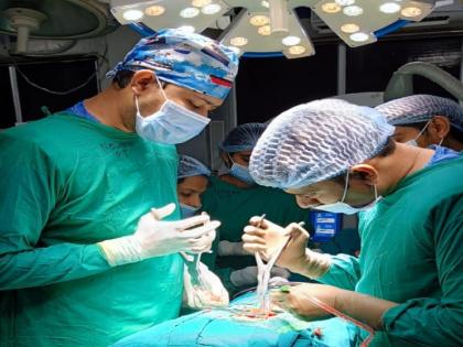 Complex surgery successful of spinal tumor in super | सुपरमध्ये मणक्यातील ट्युमरची जटिल यशस्वी शस्त्रक्रिया