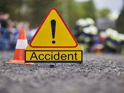 A towing vehicle collided with a rickshaw in Ulhasnagar, four injured including the rickshaw driver | उल्हासनगरात टोइंग गाडीची रिक्षाला धडक, रिक्षाचालकासह चौघे जखमी