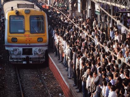 Mumbai local is overflowing! Record revenue of Rs 13,229.50 crore till December 2023 | मुंबईची लोकल तुडूंब भरून वाहते! डिसेंबर २०२३ पर्यंत १३,२२९.५० कोटी रुपयांचा विक्रमी महसूल