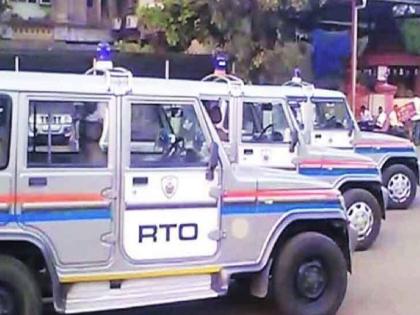 RTO's watch on Diwali: 11 vehicles fined 57 thousand | दिवाळीत आरटीओचा वाॅच : ११ वाहनांना ५७ हजारांचा दंड