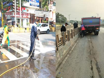 Oil spilled on the road in two places in the city! Vehicles fell | शहरात दोन ठिकाणी रस्त्यावर ऑइल सांडले! वाहने घसरून पडली