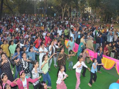 Mama's village in Urjanagar, 8 thousand people participated in the "Happy Street" program | ऊर्जानगरात साकारलं मामाचं गाव, "हॅप्पी स्ट्रीट" कार्यक्रमात ८ हजार व्यक्तींचा प्रत्यक्ष सहभाग