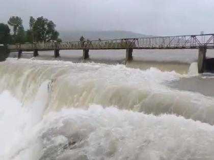 Four automatic gates of Radhanagari dam opened, increasing water level of Panchganga in kolhapur | Kolhapur: राधानगरी धरणाचे पाच स्वयंचलित दरवाजे उघडले, ८५४० क्यूसेक विसर्ग सुरु; पंचगंगेच्या पातळीत वाढ होणार