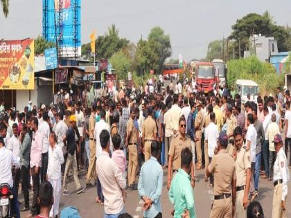 'Swabhimani' stampede at Lakshmi Fata near Sangli | सांगलीजवळील लक्ष्मी फाट्यावर ‘स्वाभिमानी’चा चक्काजाम