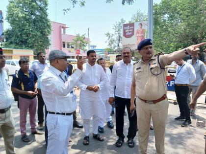 At the railway station, parking will be done at two places, traffic will also be one way | रेल्वे स्टेशनवर दोन ठिकाणी पार्किंग, वाहतूकही वन वे होणार