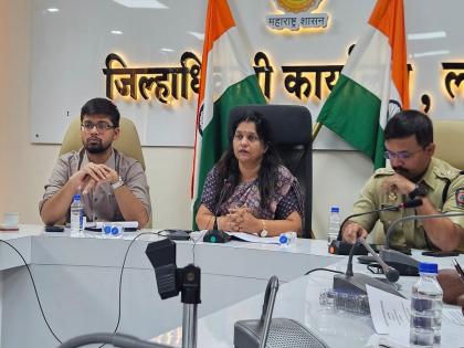 Administrative system ready, all facilities at polling stations-District Magistrate Varsha Thakur-Ghuge | प्रशासकीय यंत्रणा सज्ज, मतदान केंद्रांवर सर्व सुविधा-जिल्हाधिकारी वर्षा ठाकूर-घुगे