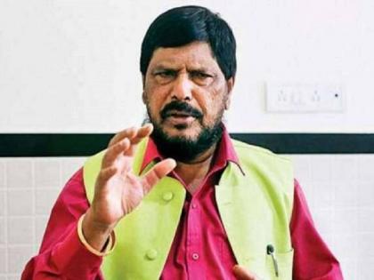 Ramdas Athawale made a controversy in Goa, strongly criticized the Scheduled Tribe reservation statement | रामदास आठवलेंनी केला गोव्यात वाद, अनुसूचित जमाती आरक्षण विधानावर तीव्र पडसाद