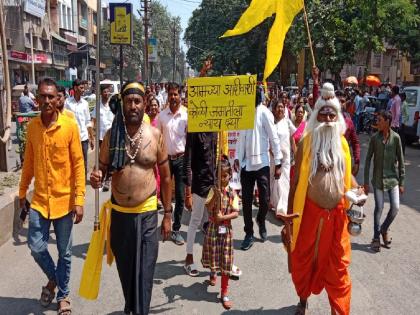 The koli people took up the weapon of hunger strike ! | कोळीबांधवांनी हाती घेतले अन्नत्यागाचे अस्त्र!