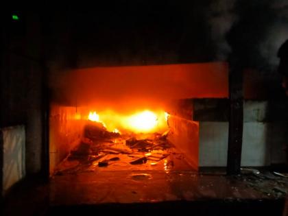 Cloth shop fire in Malegaon; Materials worth 78 lakhs were burnt | मालेगावात कापड दुकानास आग; ७८ लाखांचे साहित्य जळून खाक