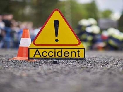 Three, including two brothers hit by a truck while crossing the road, two killed, one injured | रस्ता ओलांडताना दोन भावांसह तिघांना ट्रकने उडवले, दोन ठार, एक जखमी