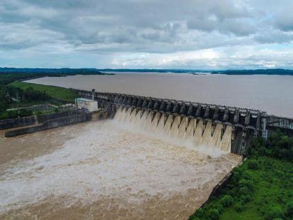 Six and a half TMC of water has been released for Jayakwadi | जायकवाडीसाठी साडेसहा टीएमसी पाणी रवाना