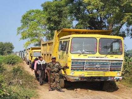 9 trucks caught transporting illegal sand mining: 13 arrested | रेतीचे अवैध उत्खनन करून वाहतुक करणारे ९ टिप्पर पकडले: १३ जणांना अटक