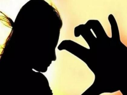 minor girl was beaten with bad intentions In Solapur | सोलापुरात वाईट हेतूनं अल्पवयीन मुलीचा हात पकडून मारहाण