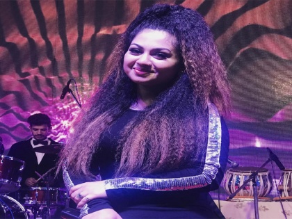 Singer Shivani Bhatia Dies in Car Accident on Yamuna Expressway | गायिका शिवानी भाटियाचा कार अपघातात मृत्यू, पती जखमी