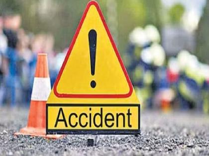 Bus collides with two-wheeler, two killed | बसची दुचाकीला धडक, दाेन जण ठार