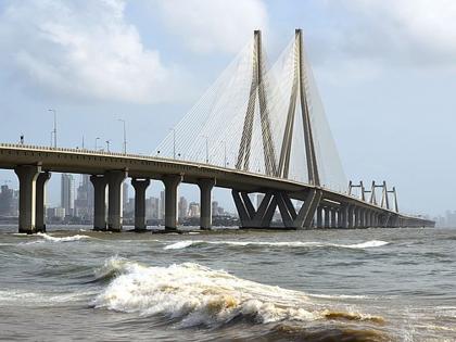 Hurricane crisis in Mumbai; Big movements in the sea, heat and level of water increased | Cyclone on Mumbai: मुंबईवर घोंघावू लागले चक्रीवादळाचे संकट; समुद्रात मोठ्या हालचाली