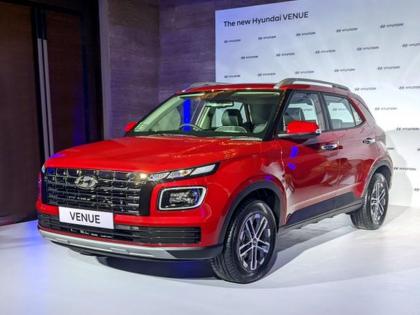 Hyundai Venue Facelift: Like Creta's younger sister; Hyundai Venue Facelift launch, low price too | जणू क्रेटाची धाकटी बहीणच; ह्युंदाई व्हेन्यू फेसलिफ्ट लाँच, किंमतही कमी