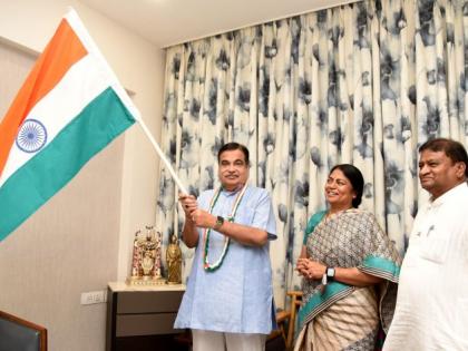 Nitin Gadkari launched 'Har Ghar Tiranga' campaign | नितीन गडकरी यांच्या हस्ते 'हर घर तिरंगा' मोहिमेला सुरुवात 