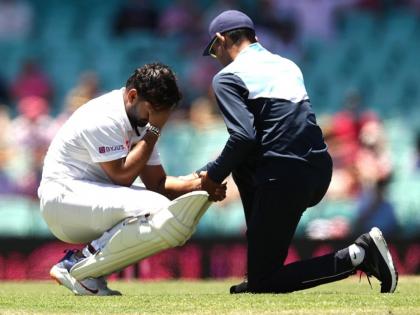 India vs Australia, 3rd Test : टीम इंडियानं मैदानावर उतरवले चार बदली खेळाडू; रिषभ, रवींद्र तंदुरुस्त न झाल्यास काय होणार?