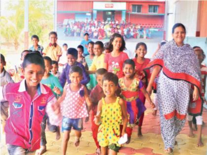 I fell in love at the age of 32, my mother of 120 children! 'Balgram' built in Beed's Gevrai | ३२व्या वर्षी प्रीती झाली १२० लेकरांची माय! बीडच्या गेवराईत उभारले ‘बालग्राम’