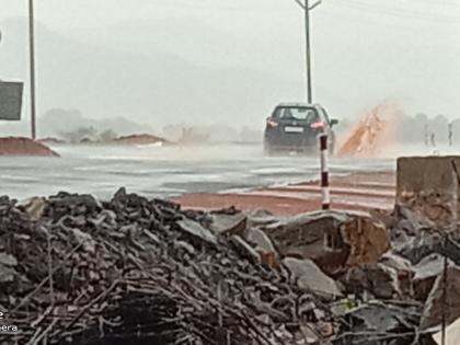 Heavy rains with thunderstorms in Mahad taluka | महाड तालुक्यामध्ये विजांच्या कडकडाटासह पावसाची दमदार हजेरी  