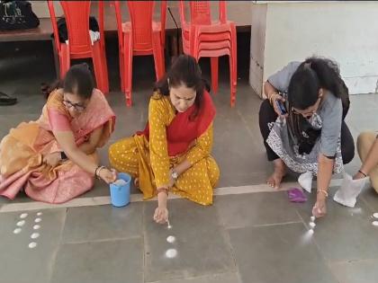 Sanskar Bharati's rangoli in Balvikas courtyard | संस्कारभारतीची रांगोळी अवतरली बालविकासच्या प्रांगणात