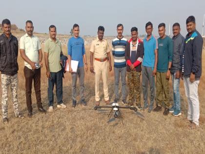 Latur Police 'drone' strike on illegal business! | अवैध व्यवसायावर लातूर पााेलिसांचे 'ड्रोन' स्ट्राईक !