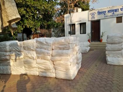  Gutkha worth 27 lakh 85 thousand has been seized along with a truck in Hadakhed village in Shirpur taluka and the truck driver has been arrested  | ट्रकसह २७ लाख ८५ हजारांचा गुटखा पकडला, ट्रकचालक अटकेत  