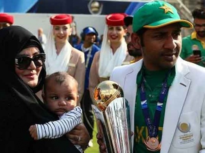 ICC World Cup 2019: First fight with India then stay with family, PCB said players | आयसीसी वर्ल्डकप 2019 : आधी लढाई भारताशी, मग जवळीक कुटुंबियांशी, पीसीबीचा फतवा