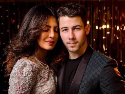 priyanka chopra troll on social media after kissing nick jonas | प्रियांका चोप्राचा मिळाल्या बालदिनाच्या शुभेच्छा, पण का?