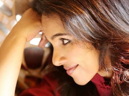shahrukh khan actress suchitra krishnamoorthi gets lewd message on facebook asks for help from mumbai police | शाहरूख खानच्या या अभिनेत्रीला आला अश्लिल मॅसेज, मुंबई पोलिसांकडे मागितली मदत