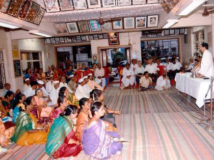 The kirtan institute started under the roof of bamboo leaves is 80 years old | बांबू-पत्र्याच्या छपराखाली सुरु झालेली कीर्तन संस्था झाली ८० वर्षांची  