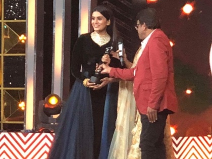 Jio Filmfare Awards (Marathi) 2018: Sonali Kulkarni Best Actress, Ameya Wagh Best Actor | Jio Filmfare Awards (Marathi) 2018 : सोनाली कुलकर्णी सर्वोत्कृष्ट अभिनेत्री, अमेय वाघ सर्वोत्कृष्ट अभिनेता 