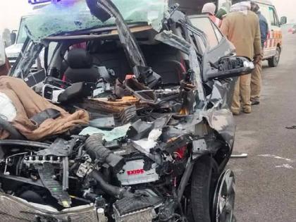 5 killed in accident on Agra-Lucknow Expressway while returning to Rajasthan after marriage in Uttar Pradesh's Gorakhpur   | हृदयद्रावक! वधू-वरांच्या स्वागताची जय्यत तयारी अन् मृतदेहांची लागली रांग; जोडप्यासह 11 जण चिरडले