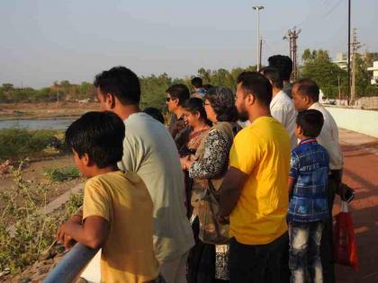 37 species of species and species of birds on the Mehrur lake | मेहरूण तलावावर ३७ जाती-प्रजातींच्या पक्ष्यांची नोंद