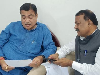 nitin gadkari order to blacklist the contractor who did shoddy work of new versova bridge | नवीन वरसावे पुलाचे निकृष्ट काम करणाऱ्या ठेकेदारास काळ्या यादीत टाकण्याचे नितीन गडकरींचे आदेश 