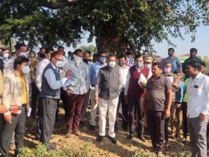 Central team visits villages in Nagpur district; Discussions with farmers | केंद्रीय पथकाने नागपूर जिल्ह्यातील गावांना दिल्या भेटी; शेतकऱ्यांशी केली चर्चा