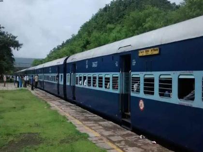 A four-hour mega-block tomorrow on the Kokan railway line | काेकण रेल्वे मार्गावर उद्या चार तासांचा मेगाब्लाॅक