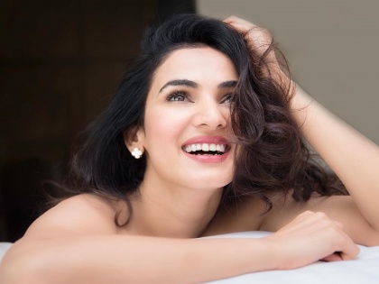 sonal chauhan wants two weddings one at the beach and one in the mountains | सोनल चौहानला करायचेय दोनदा लग्न, का तर तुम्हीच वाचा