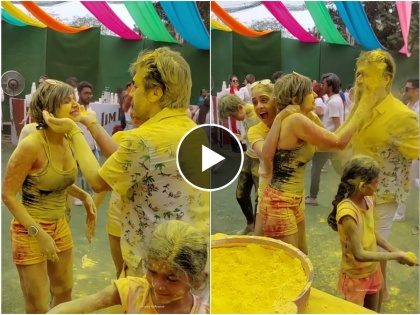 mandira bedi trolled for playing holi after husband raj kaushal death | Mandira Bedi Video: “नवरा जाऊन…” होळी साजरी केल्यामुळे मंदिरा बेदी ट्रोल, व्हिडीओ व्हायरल