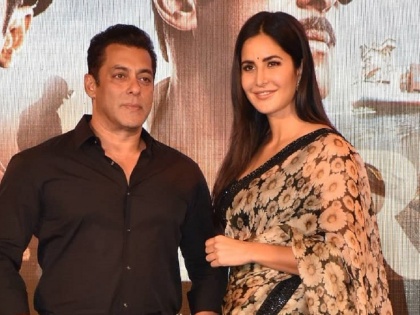Salman Khan fixes Katrina Kaif's Saree during Bharat song launch | OMG ! ‘भारत’ आला ‘मॅडम सर’च्या मदतीला धावून; नीट केली विस्कटलेली साडी!!!